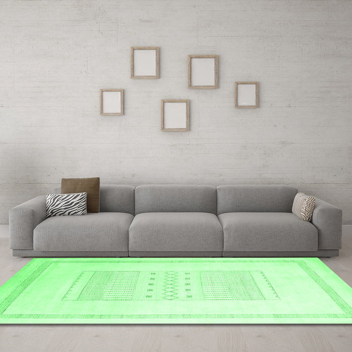 Machine Washable Solid Emerald Green Modern Area Rugs in a Living Room,, wshcon603emgrn