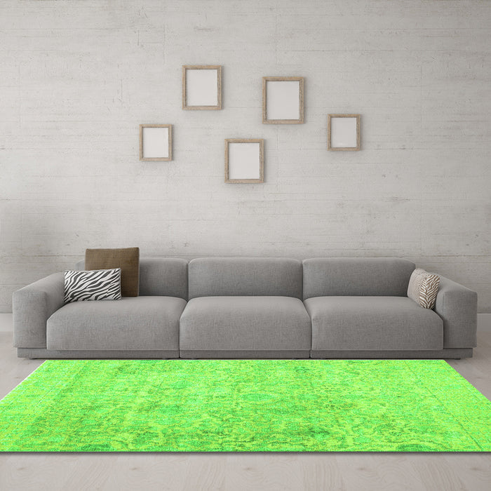 Machine Washable Abstract Green Contemporary Area Rugs in a Living Room,, wshcon604grn