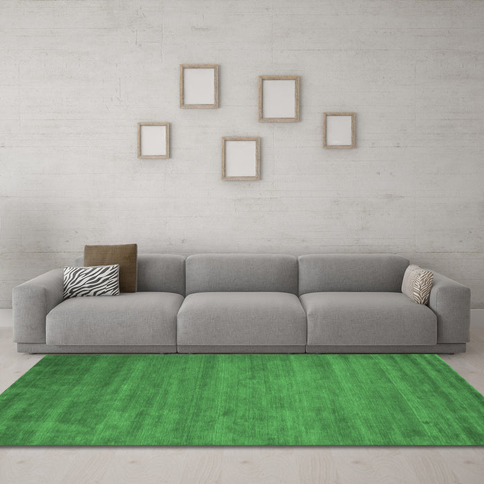 Machine Washable Abstract Emerald Green Contemporary Area Rugs in a Living Room,, wshcon60emgrn