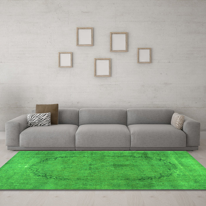 Machine Washable Abstract Green Contemporary Area Rugs in a Living Room,, wshcon615grn