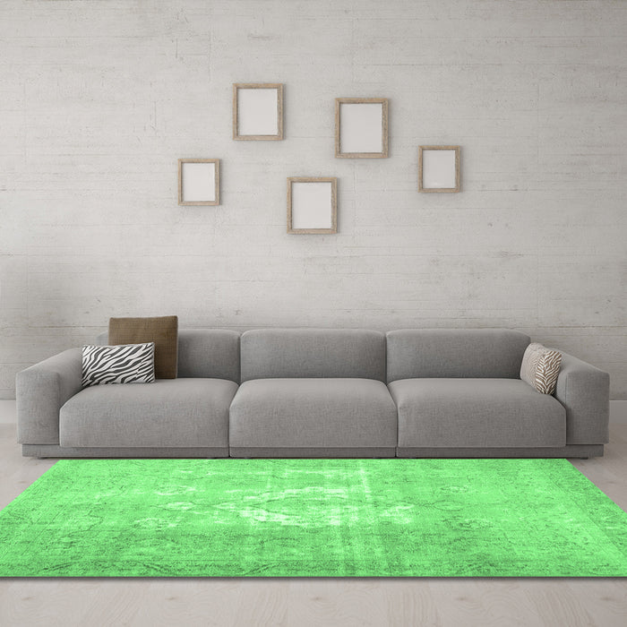 Machine Washable Abstract Emerald Green Contemporary Area Rugs in a Living Room,, wshcon617emgrn
