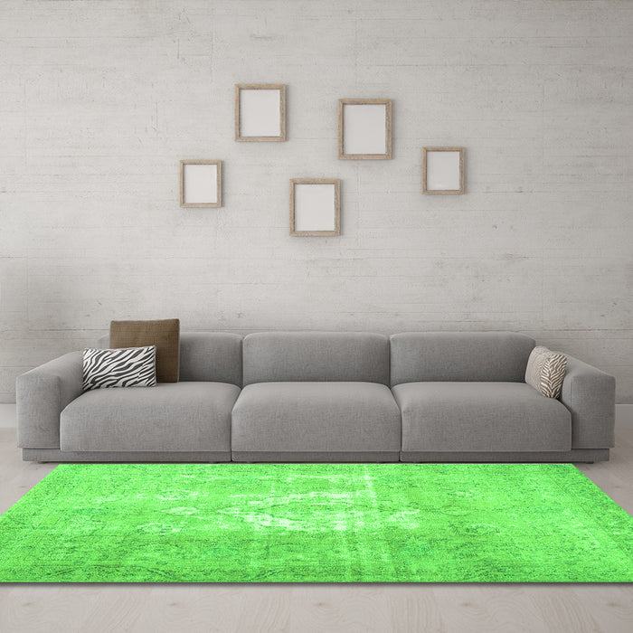Machine Washable Abstract Green Contemporary Area Rugs in a Living Room,, wshcon617grn