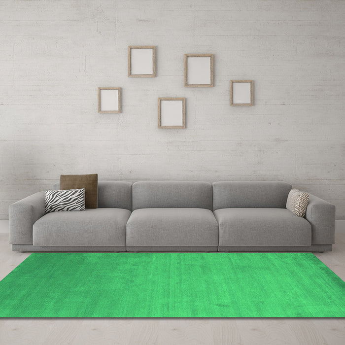 Machine Washable Abstract Green Contemporary Area Rugs in a Living Room,, wshcon61grn
