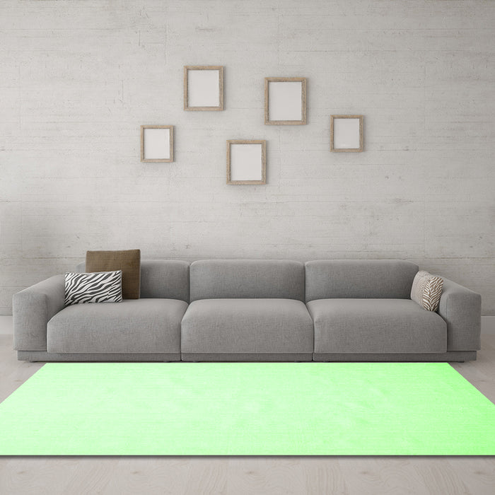 Machine Washable Solid Green Modern Area Rugs in a Living Room,, wshcon623grn