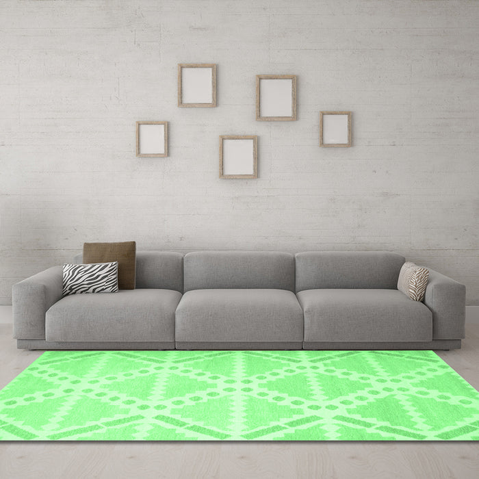 Machine Washable Abstract Emerald Green Contemporary Area Rugs in a Living Room,, wshcon632emgrn