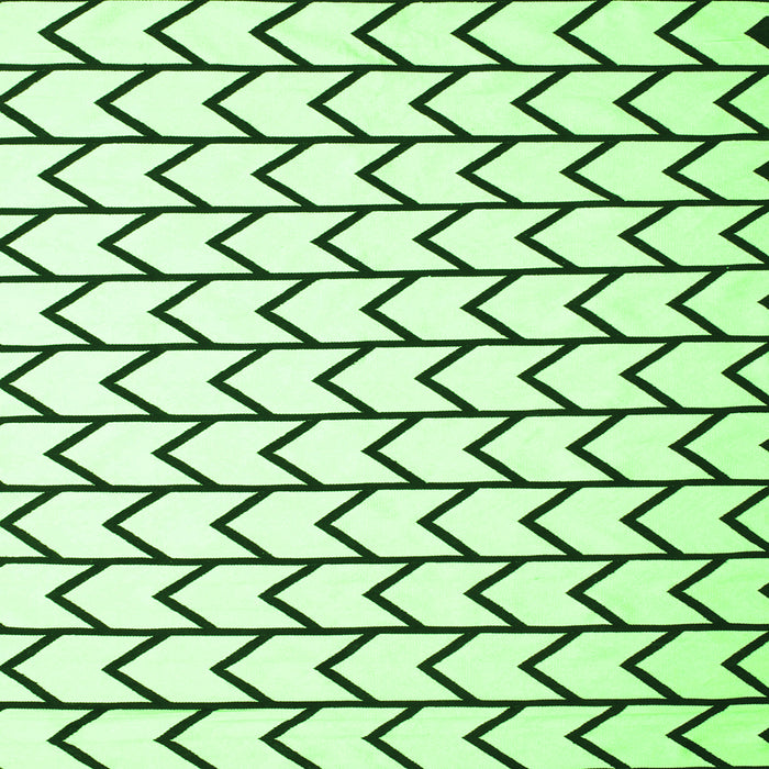 Serging Thickness of Solid Green Modern Rug, con637grn