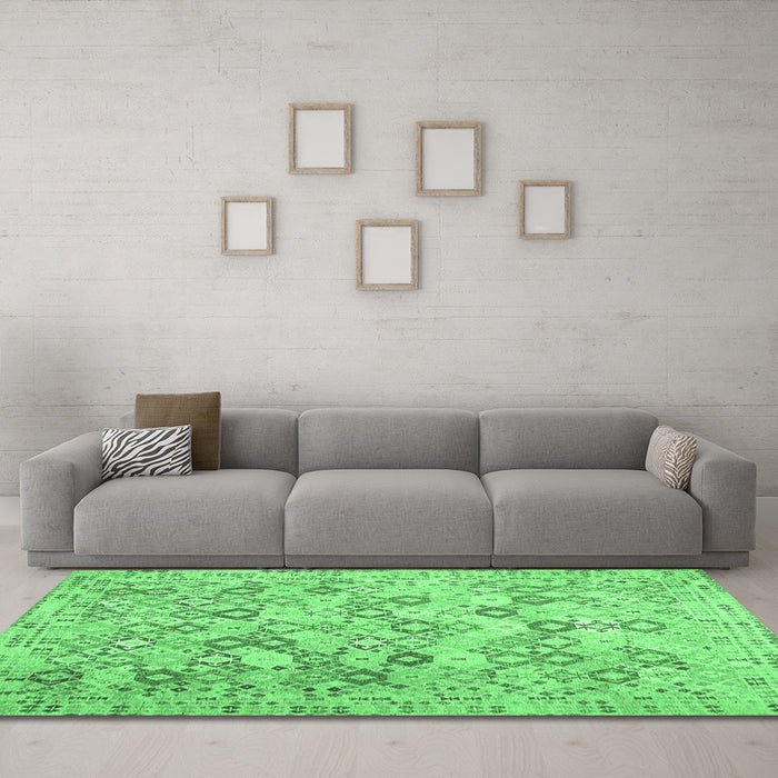 Machine Washable Southwestern Emerald Green Country Area Rugs in a Living Room,, wshcon641emgrn