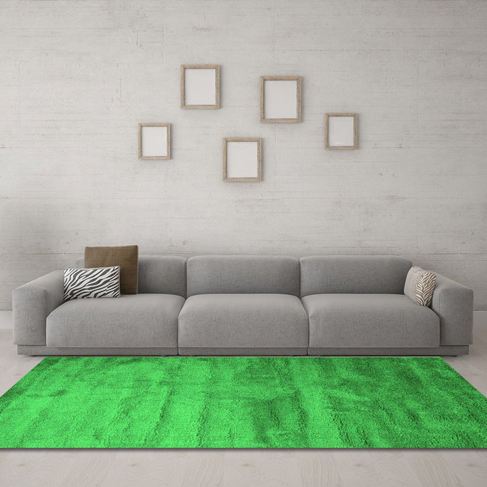 Machine Washable Abstract Green Contemporary Area Rugs in a Living Room,, wshcon647grn