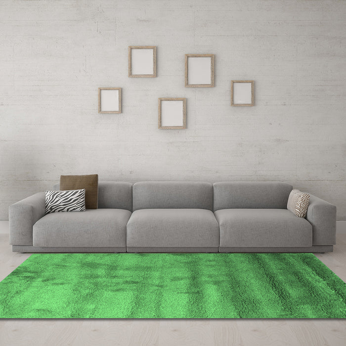 Machine Washable Abstract Emerald Green Contemporary Area Rugs in a Living Room,, wshcon649emgrn