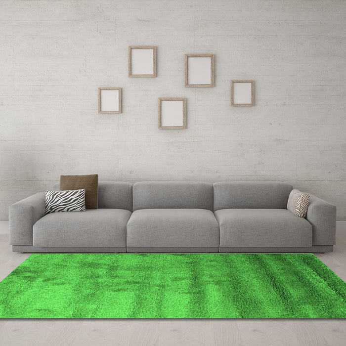 Machine Washable Abstract Green Contemporary Area Rugs in a Living Room,, wshcon649grn