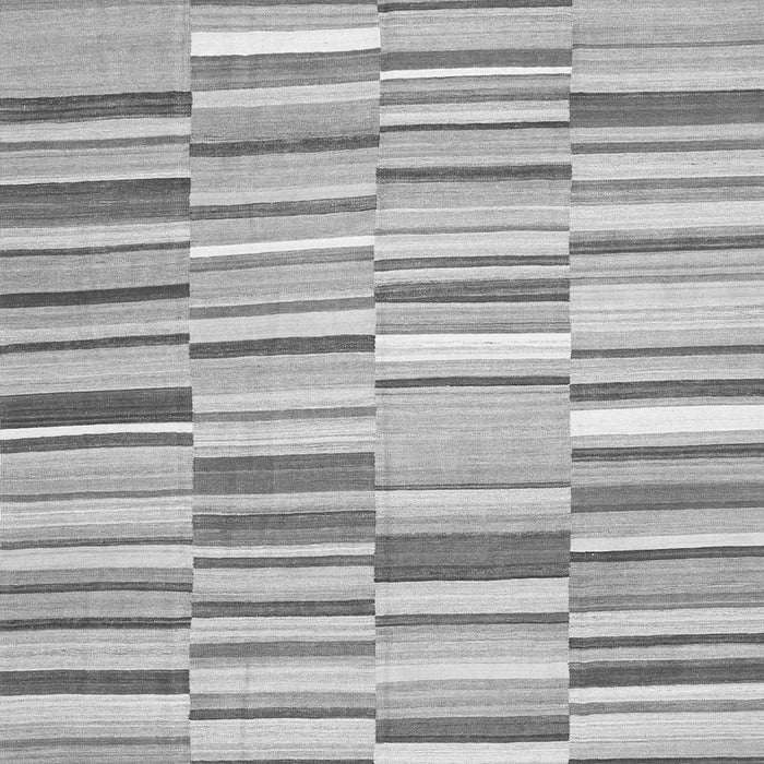 Serging Thickness of Machine Washable Southwestern Gray Country Rug, wshcon653gry