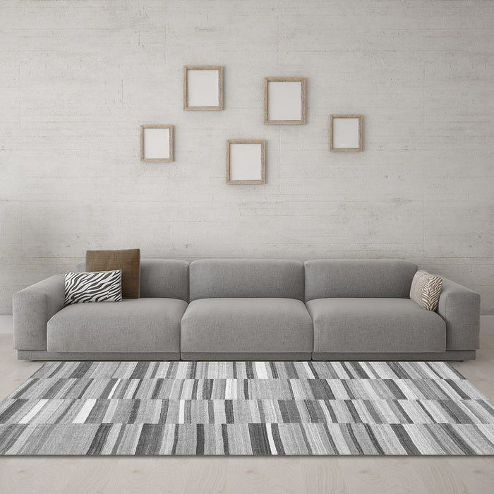 Machine Washable Southwestern Gray Country Rug in a Living Room,, wshcon653gry
