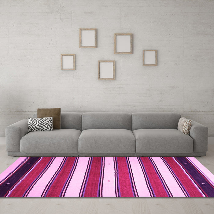 Machine Washable Oriental Pink Traditional Rug in a Living Room, wshcon656pnk
