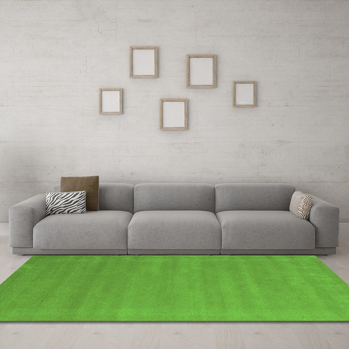 Machine Washable Abstract Green Contemporary Area Rugs in a Living Room,, wshcon663grn