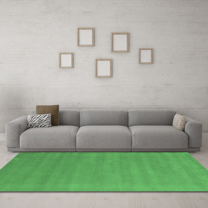 Machine Washable Abstract Emerald Green Contemporary Area Rugs in a Living Room,, wshcon663emgrn