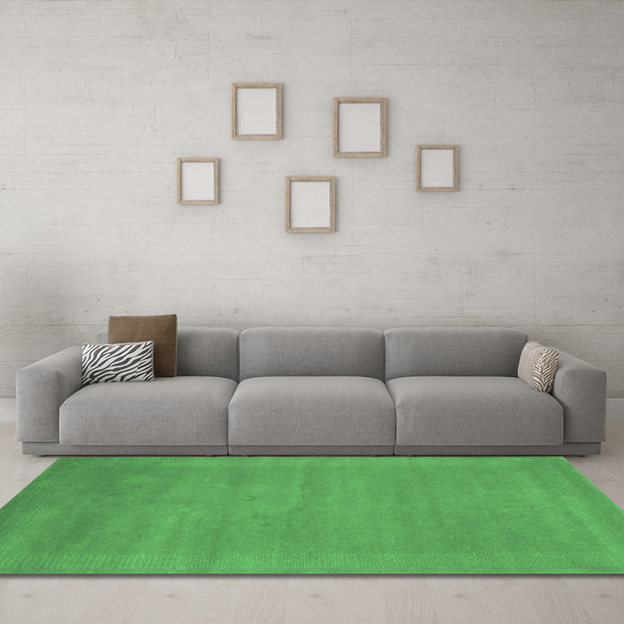 Machine Washable Abstract Emerald Green Contemporary Area Rugs in a Living Room,, wshcon665emgrn