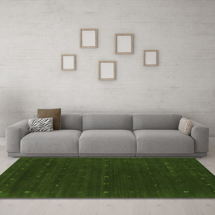 Machine Washable Abstract Green Contemporary Area Rugs in a Living Room,, wshcon668grn