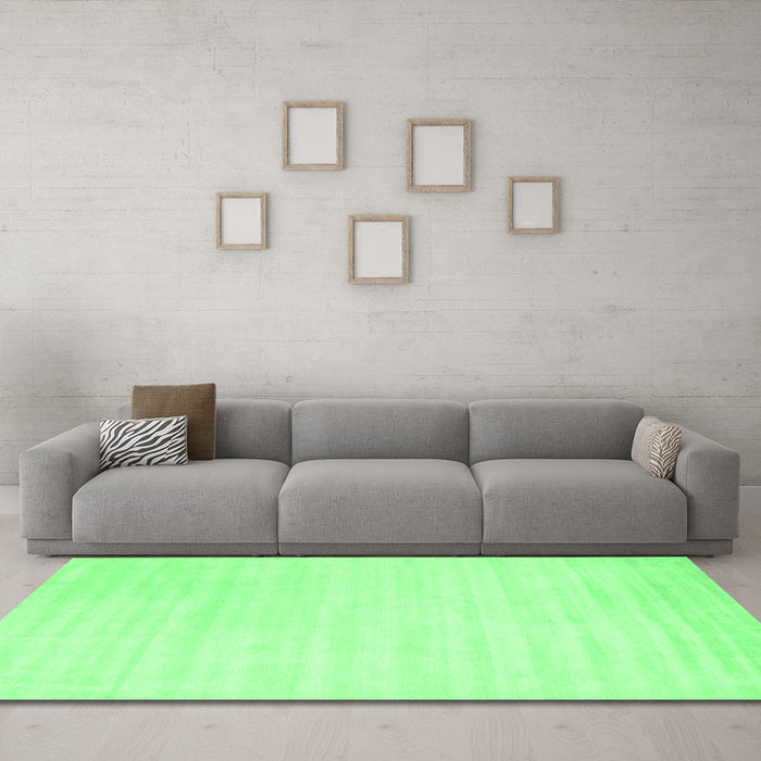 Machine Washable Abstract Emerald Green Contemporary Area Rugs in a Living Room,, wshcon66emgrn
