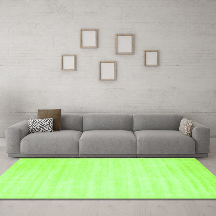 Machine Washable Abstract Green Contemporary Area Rugs in a Living Room,, wshcon66grn