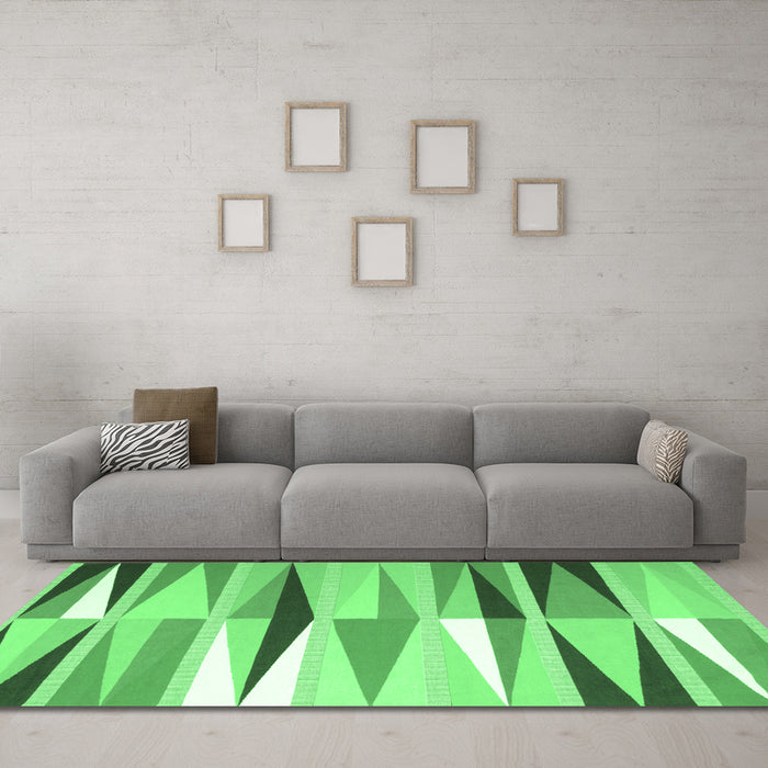 Machine Washable Abstract Emerald Green Contemporary Area Rugs in a Living Room,, wshcon672emgrn