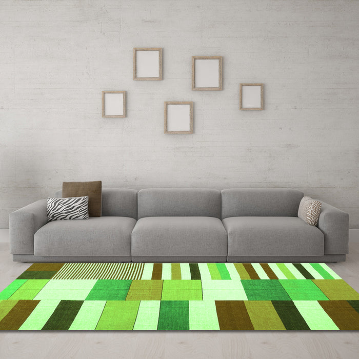 Machine Washable Patchwork Green Transitional Area Rugs in a Living Room,, wshcon678grn