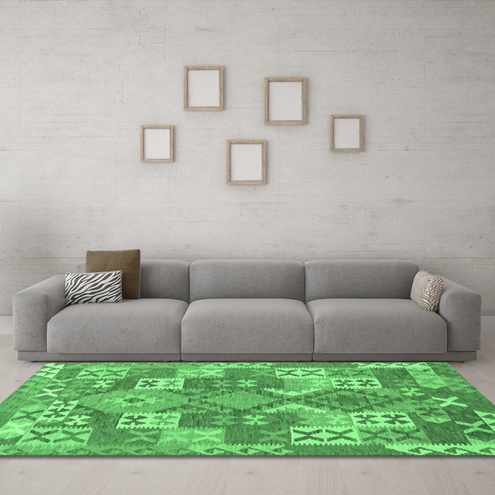 Machine Washable Southwestern Emerald Green Country Area Rugs in a Living Room,, wshcon682emgrn