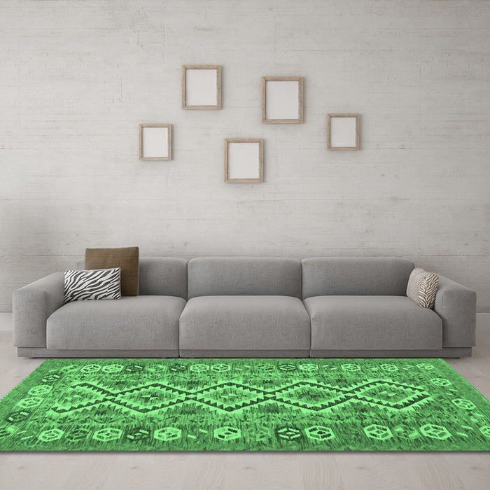 Machine Washable Southwestern Emerald Green Country Area Rugs in a Living Room,, wshcon686emgrn