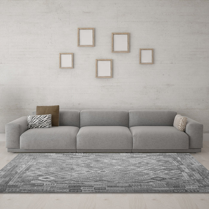 Machine Washable Southwestern Gray Country Rug in a Living Room,, wshcon687gry