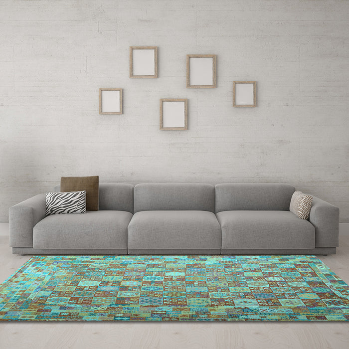 Machine Washable Oriental Light Blue Traditional Rug in a Living Room, wshcon688lblu