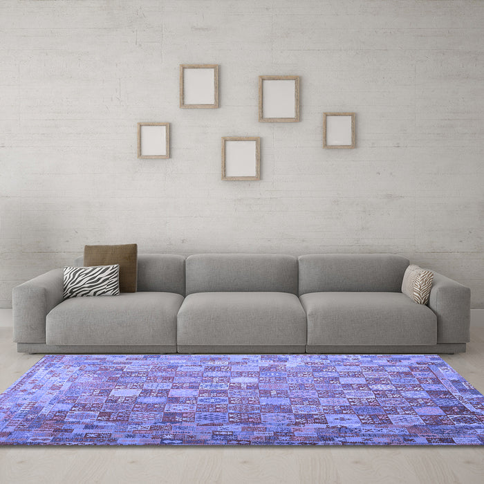 Machine Washable Oriental Blue Traditional Rug in a Living Room, wshcon688blu