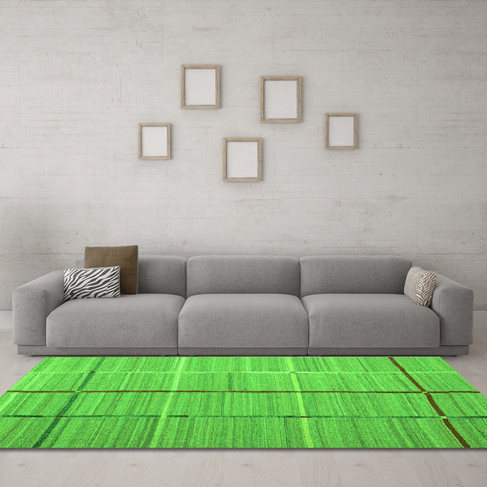 Machine Washable Abstract Green Contemporary Area Rugs in a Living Room,, wshcon689grn