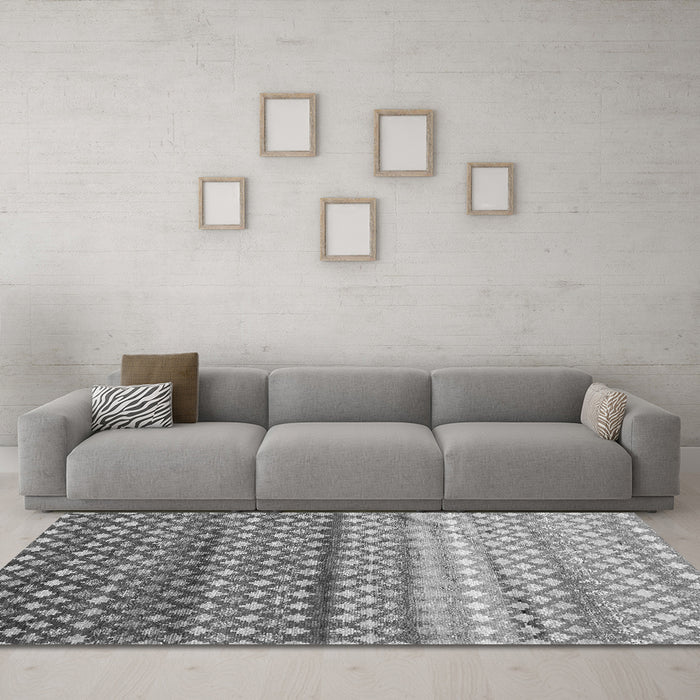 Machine Washable Oriental Gray Traditional Rug in a Living Room,, wshcon699gry