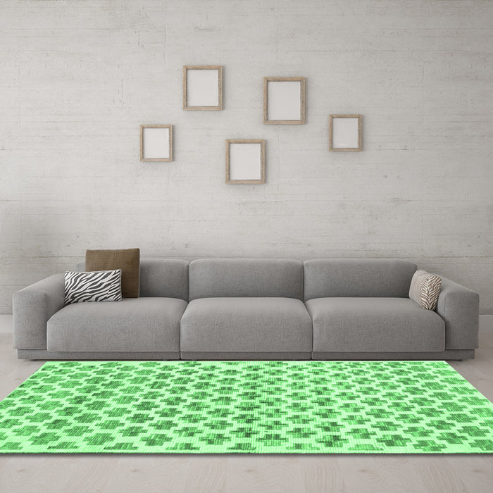 Machine Washable Abstract Emerald Green Contemporary Area Rugs in a Living Room,, wshcon701emgrn