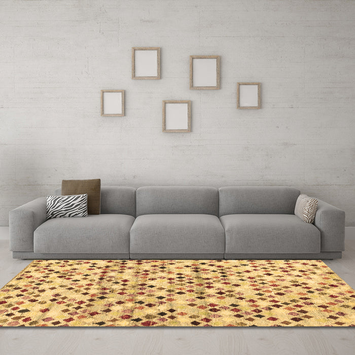 Machine Washable Abstract Brown Contemporary Rug in a Living Room,, wshcon706brn