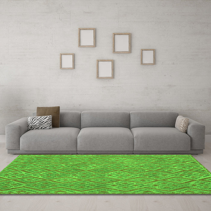 Machine Washable Abstract Green Contemporary Area Rugs in a Living Room,, wshcon714grn