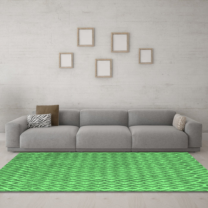 Machine Washable Abstract Emerald Green Contemporary Area Rugs in a Living Room,, wshcon718emgrn