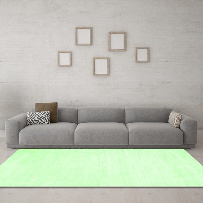 Machine Washable Solid Green Modern Area Rugs in a Living Room,, wshcon71grn