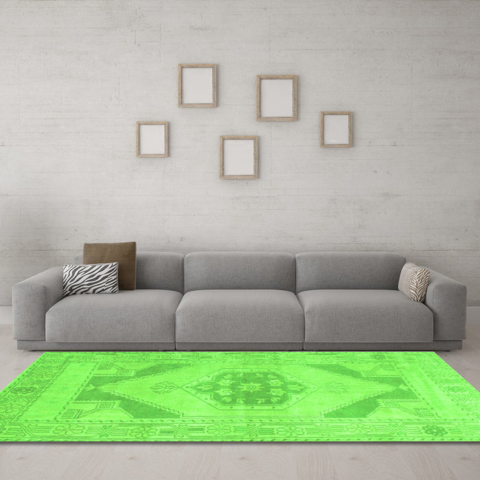 Machine Washable Abstract Green Contemporary Area Rugs in a Living Room,, wshcon737grn
