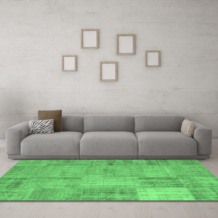 Machine Washable Patchwork Emerald Green Transitional Area Rugs in a Living Room,, wshcon739emgrn