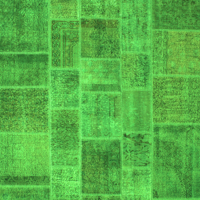 Serging Thickness of Machine Washable Patchwork Green Transitional Area Rugs, wshcon740grn