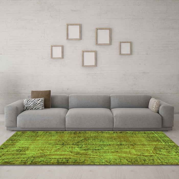 Machine Washable Abstract Green Contemporary Area Rugs in a Living Room,, wshcon749grn