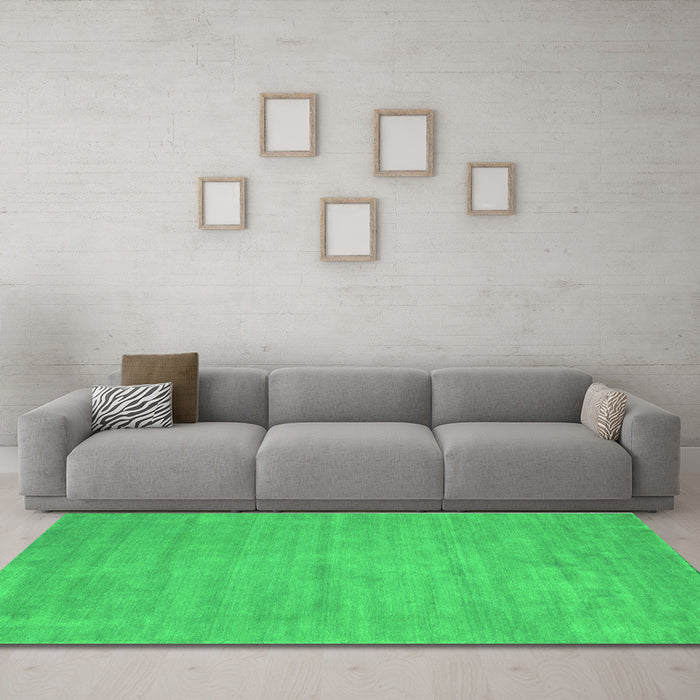 Machine Washable Abstract Green Contemporary Area Rugs in a Living Room,, wshcon74grn