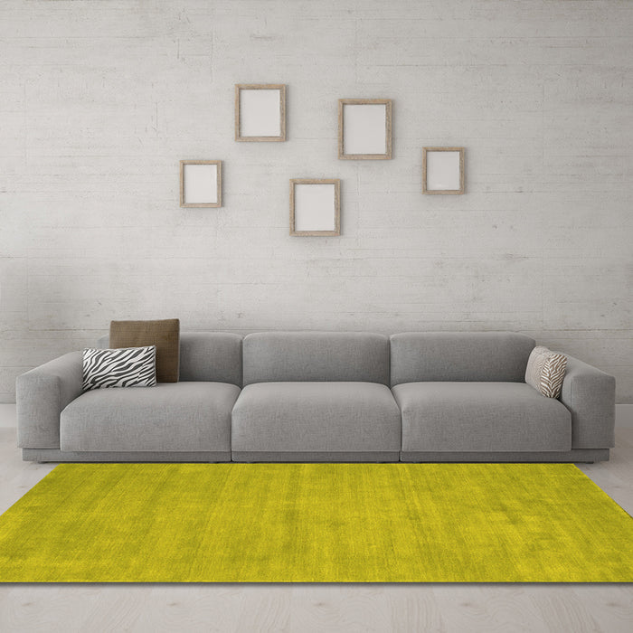 Machine Washable Abstract Yellow Contemporary Rug in a Living Room, wshcon74yw