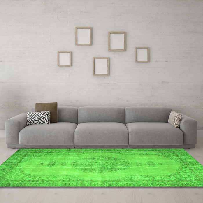 Machine Washable Abstract Green Contemporary Area Rugs in a Living Room,, wshcon750grn