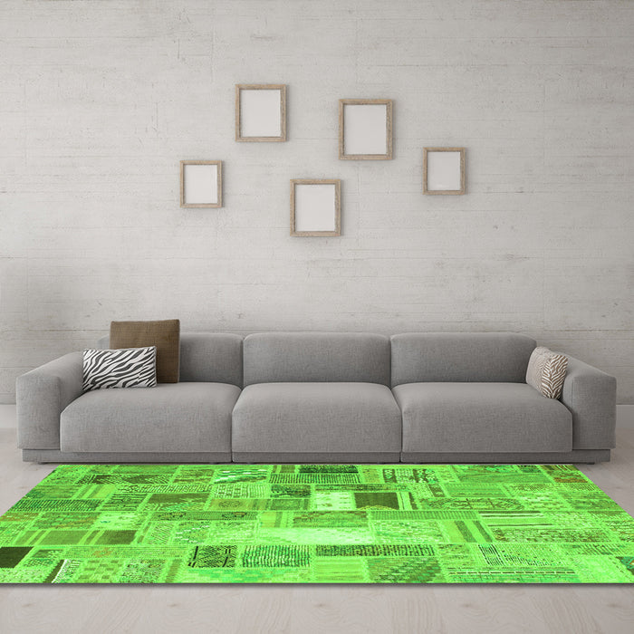 Machine Washable Abstract Green Contemporary Area Rugs in a Living Room,, wshcon751grn