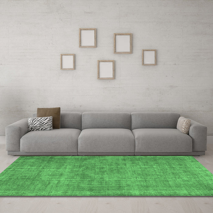 Machine Washable Abstract Emerald Green Contemporary Area Rugs in a Living Room,, wshcon754emgrn