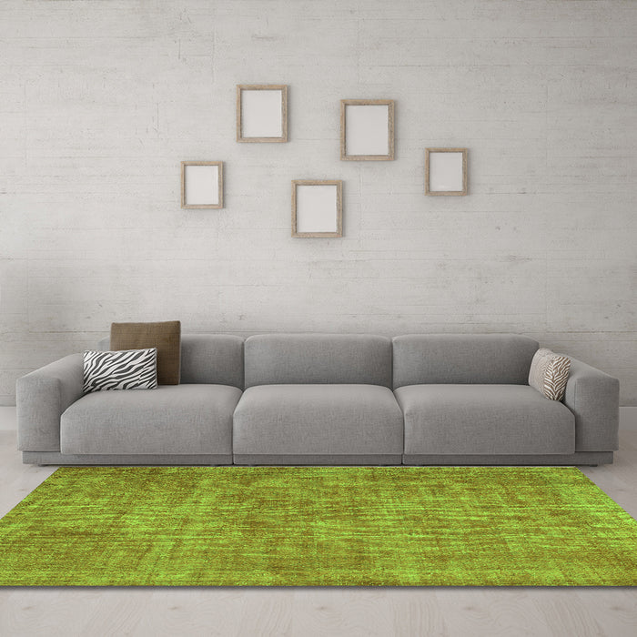 Machine Washable Abstract Green Contemporary Area Rugs in a Living Room,, wshcon754grn