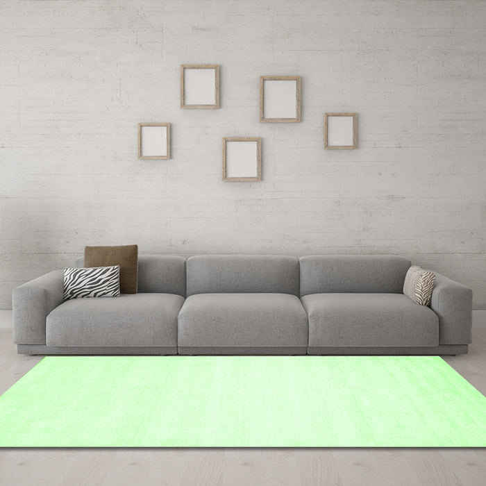 Machine Washable Solid Green Modern Area Rugs in a Living Room,, wshcon75grn