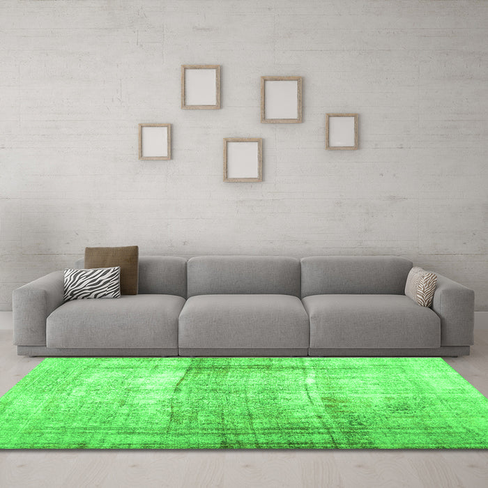Machine Washable Abstract Green Contemporary Area Rugs in a Living Room,, wshcon763grn