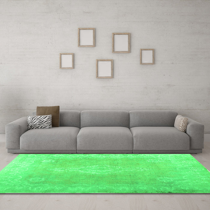Machine Washable Abstract Green Contemporary Area Rugs in a Living Room,, wshcon764grn
